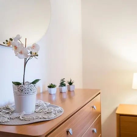 Apartment In Old Town With View *