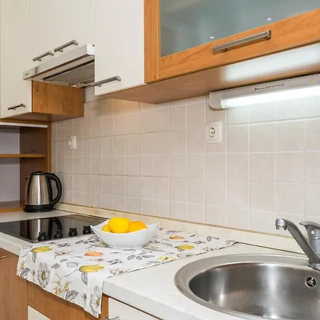 Appartement In Old Town With View *