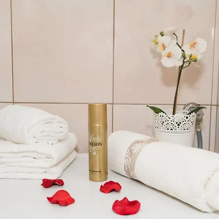 Апартаменти In Old Town With View Спліт