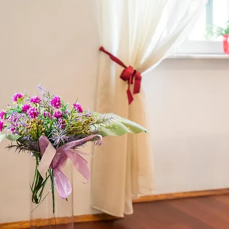 Апартаменти In Old Town With View *