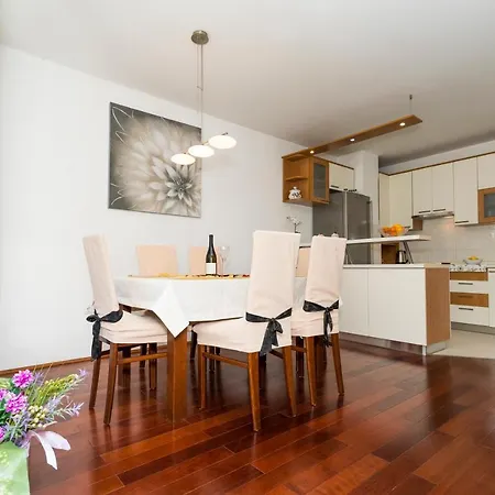 In Old Town With View Split