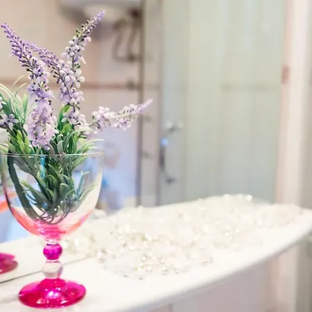 Apartment In Old Town With View *